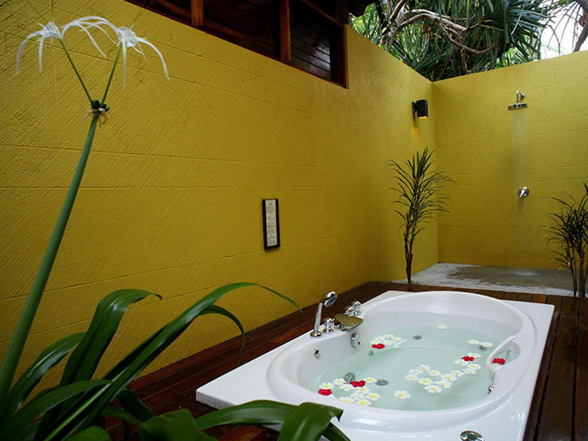 Chongfah Beach Resort Khaolak - Sha Extra Plus Кхаулак Экстерьер фото