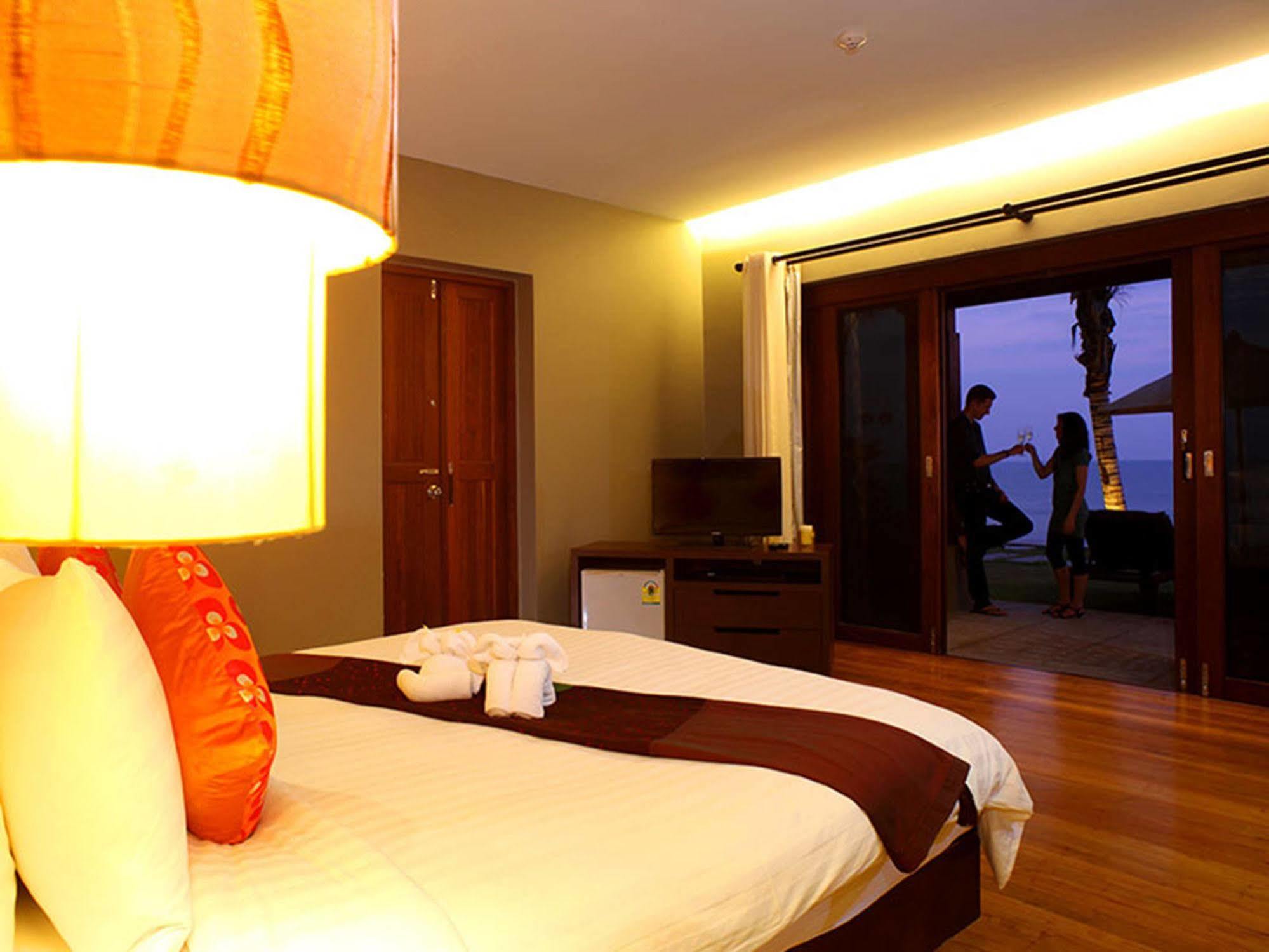 Chongfah Beach Resort Khaolak - Sha Extra Plus Кхаулак Экстерьер фото